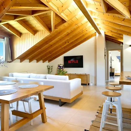 The Hidden Attique Apartamento *